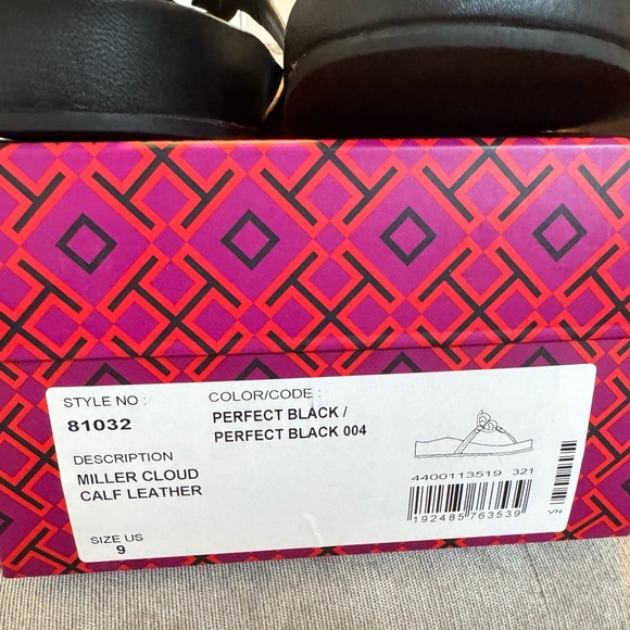 Black Minimalist Thong Sandals with Glossy Straps - Picture 14 of 14